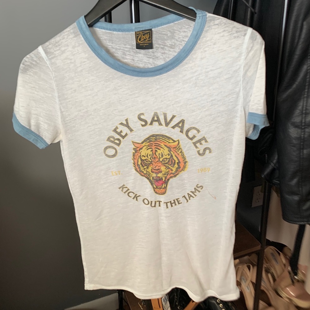 Women’s tee